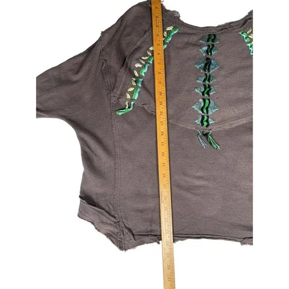 Free People Waffle Knit Pullover Embroidered Boho Destroyed Top OVERSIZED Sz XS - Picture 6 of 8